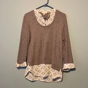 Blouse with collar and diamond flower pattern